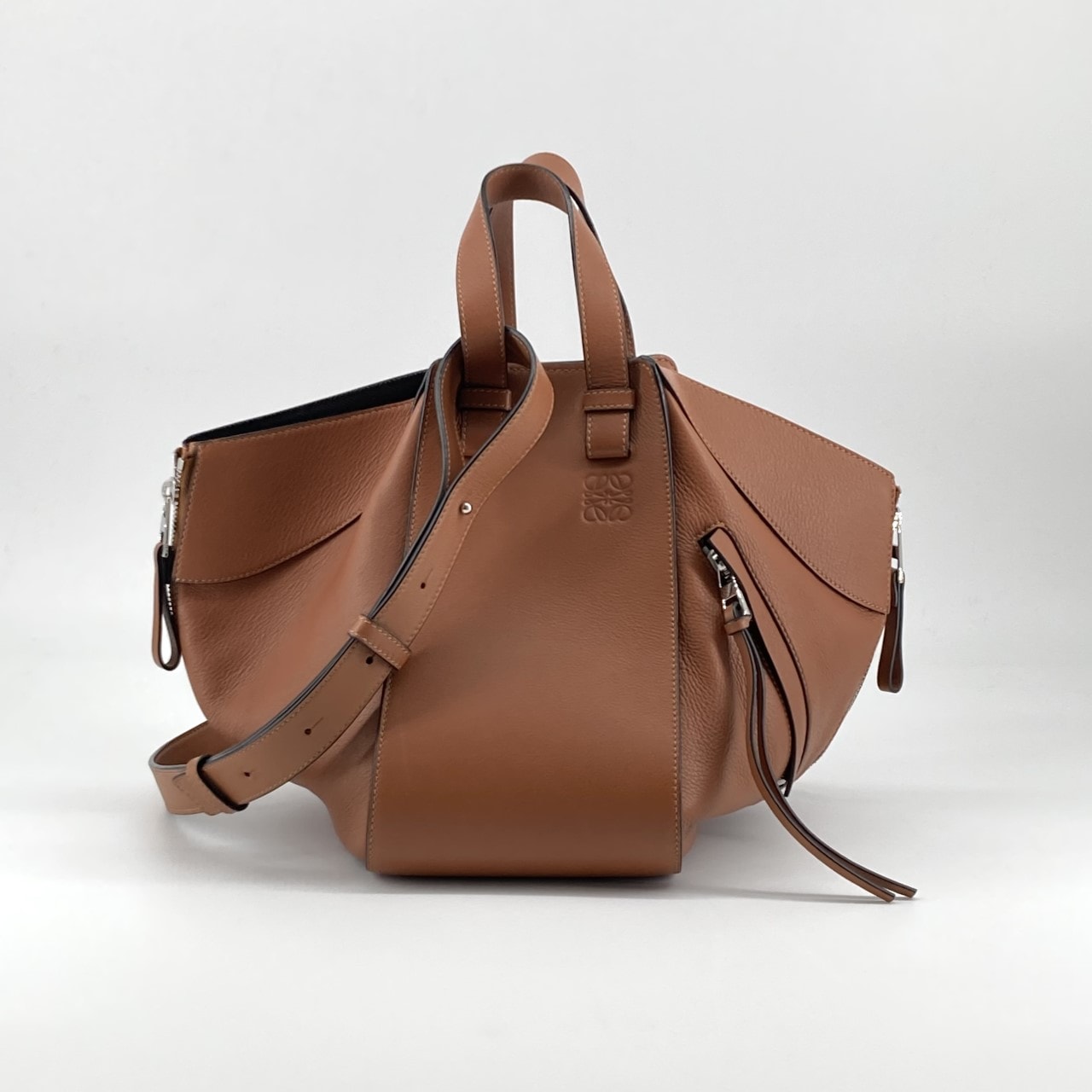 LOEWE(ロエベ)  ハンモック スモール ハンドバッグ タン