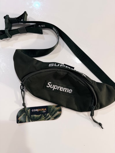 Supreme FW22 Small Waist Bag Supreme FW22 Small Waist Bag