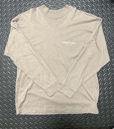 FEAR OF GOD ESSENTIALS LS Tee "Desert Taupe"