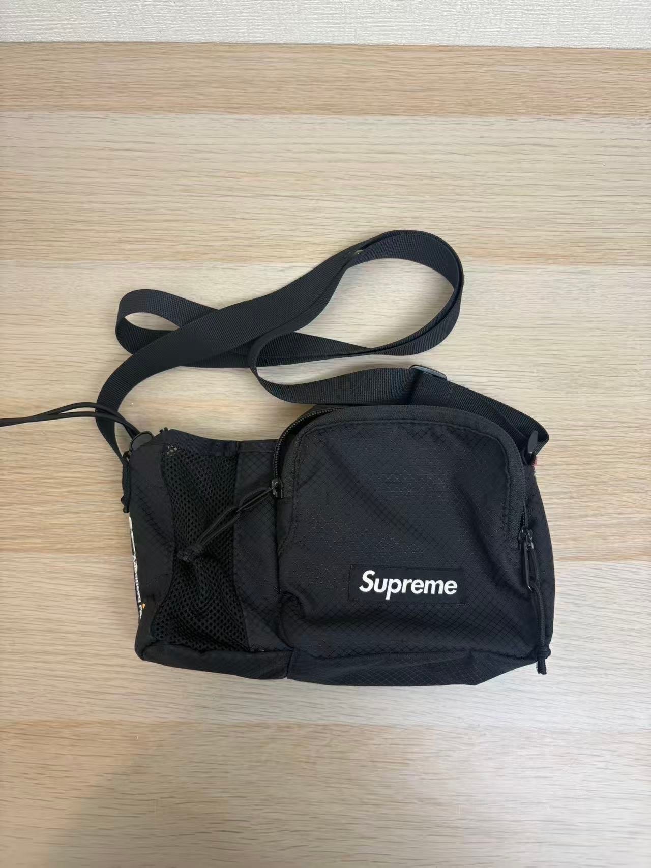 Supreme 18SS Waist Bag 