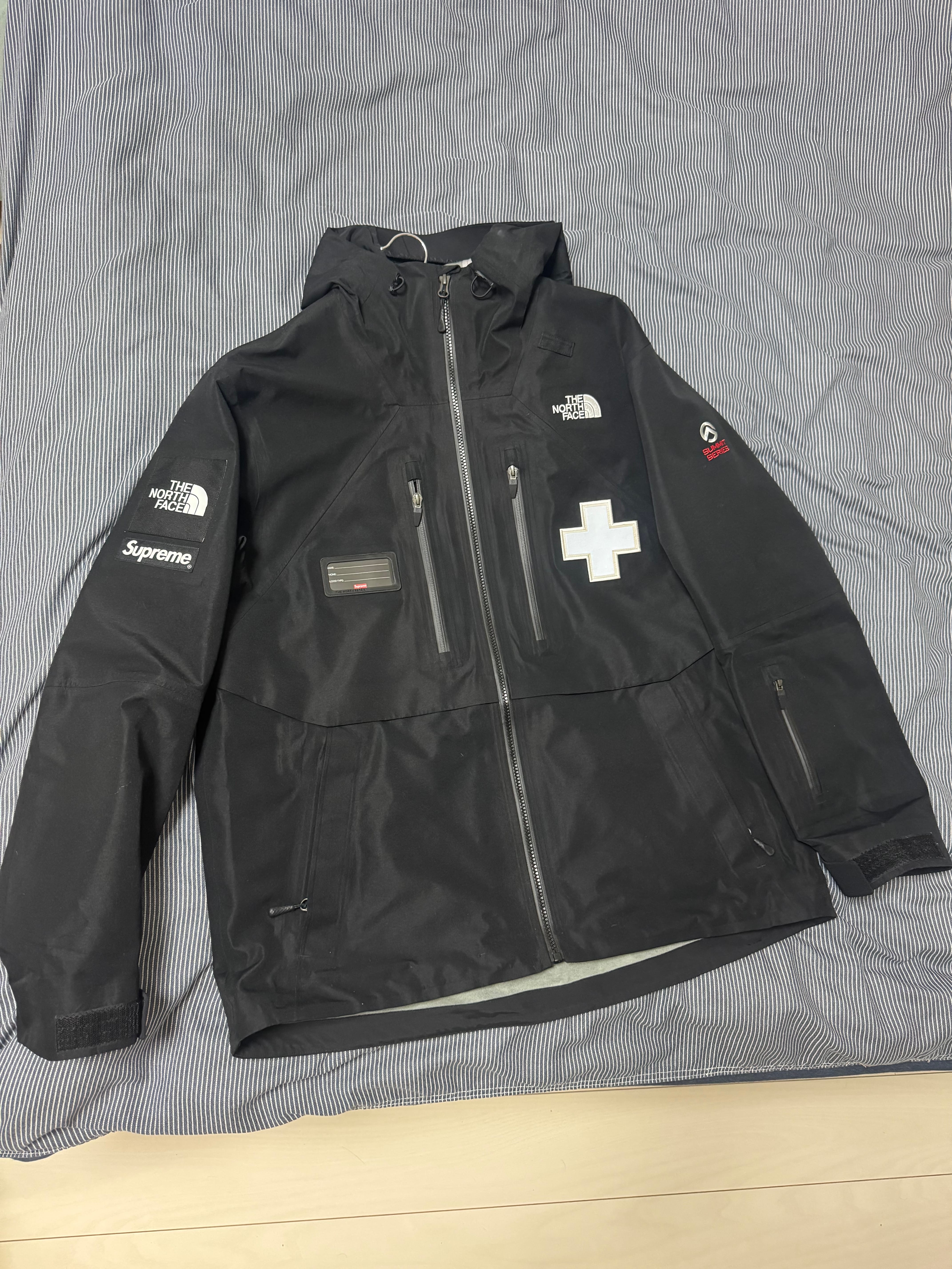 シュプリーム x ザノースフェイス サミット シリーズ レスキュー マウンテン プロ ジャケット "ブラック"