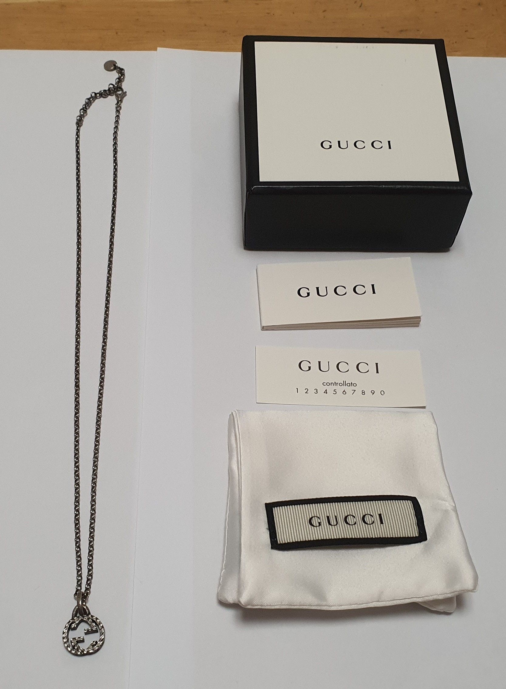 GUCCI Interlocking G Pendant Necklace