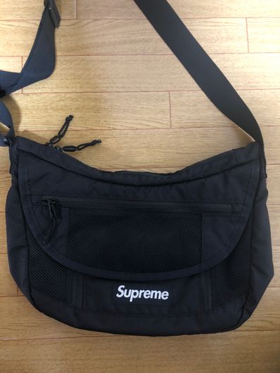 Supreme 2022ss Small Messenger Bag "Black"