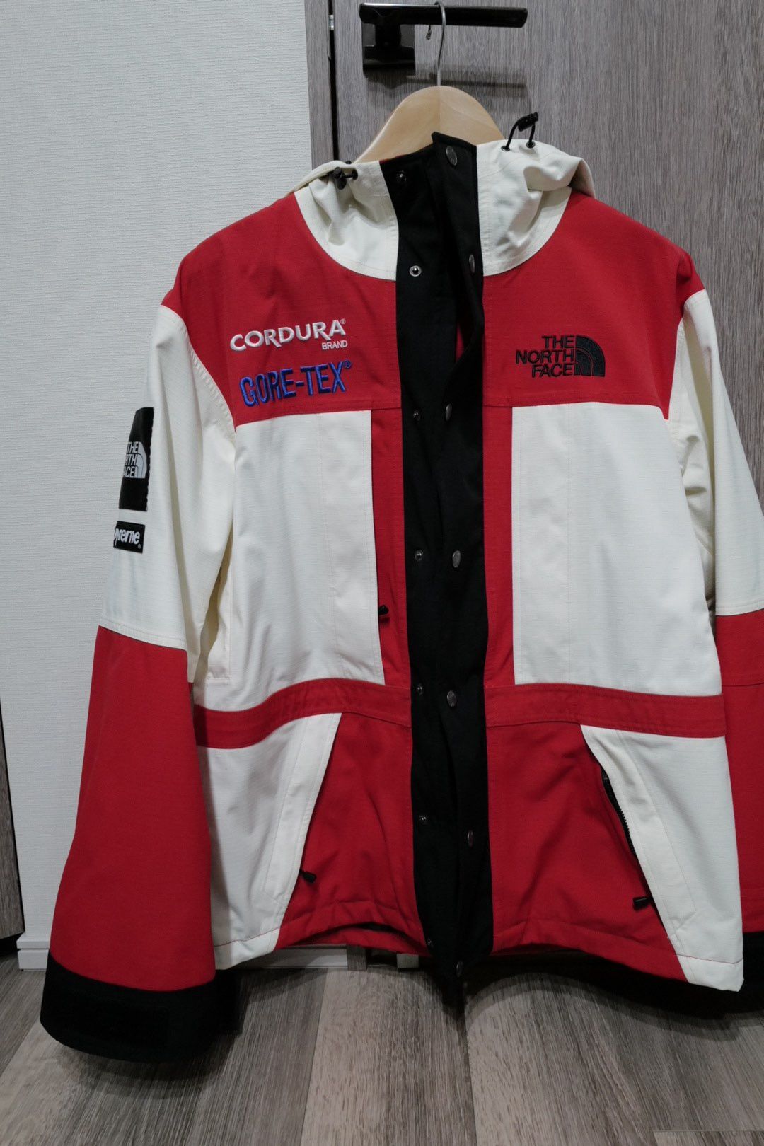 Supreme x The North Face Expedition Jacket "White"