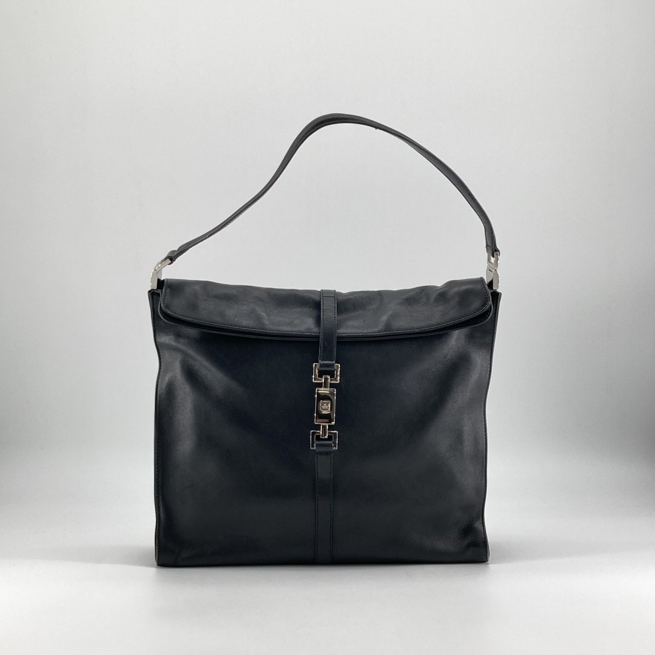 GUCCI(グッチ) ジャッキー ホーボー ヴィンテージ ピストンクロージャー レザー 001・3355 ショルダーバッグ ブラック×シルバー