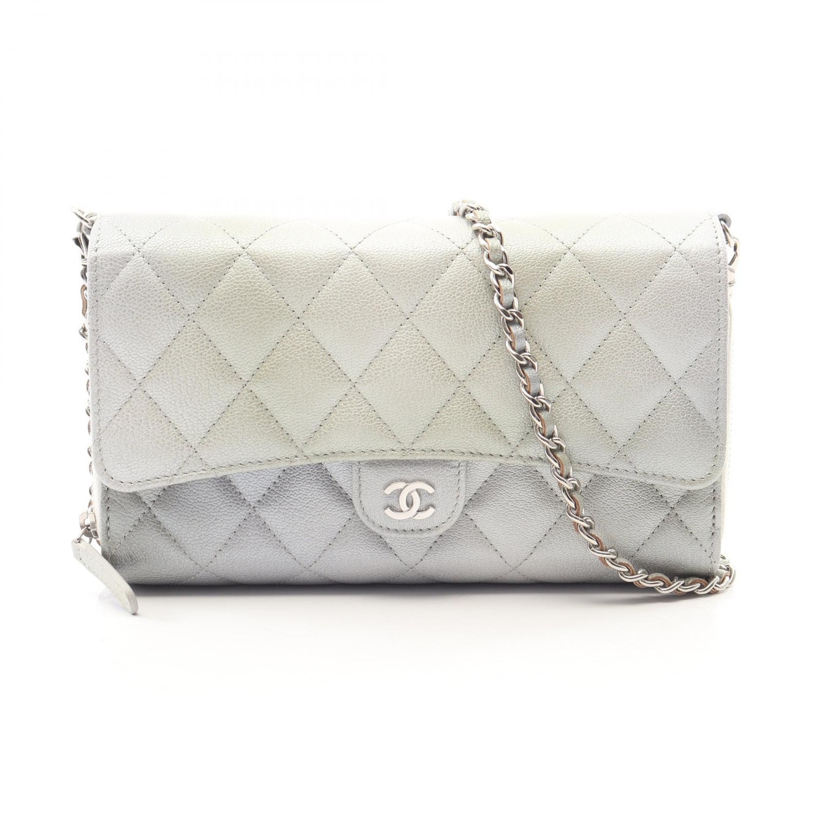 シャネル CHANEL マトラッセ フォンケース グラデーション ショルダーバッグ バッグ キャビアスキン(グレインドカーフ) レディース シルバー系 / グリーン系 【中古】