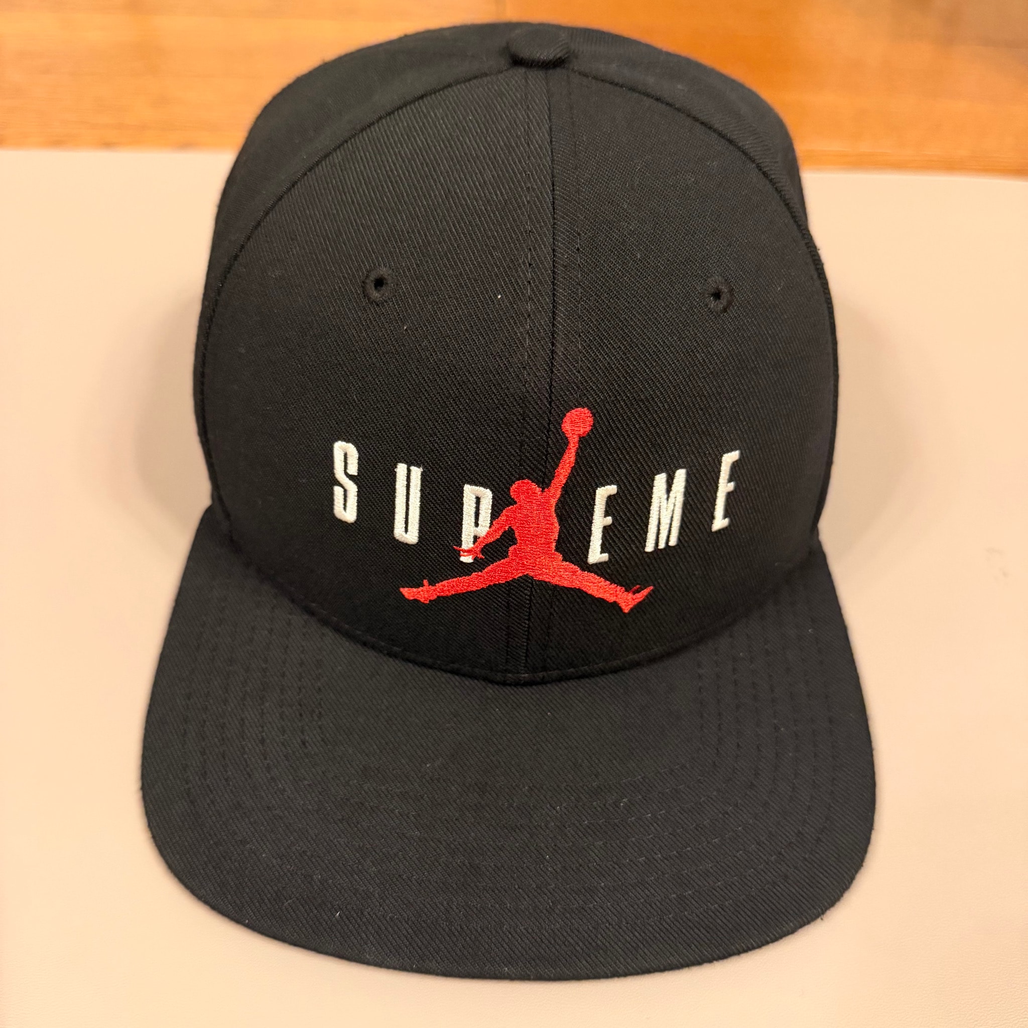 Supreme NIKE Air Jordan 6-Panel Cap "Black"