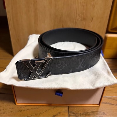 LOUIS VUITTON ベルト LV イニシャル 40MM リバーシブル