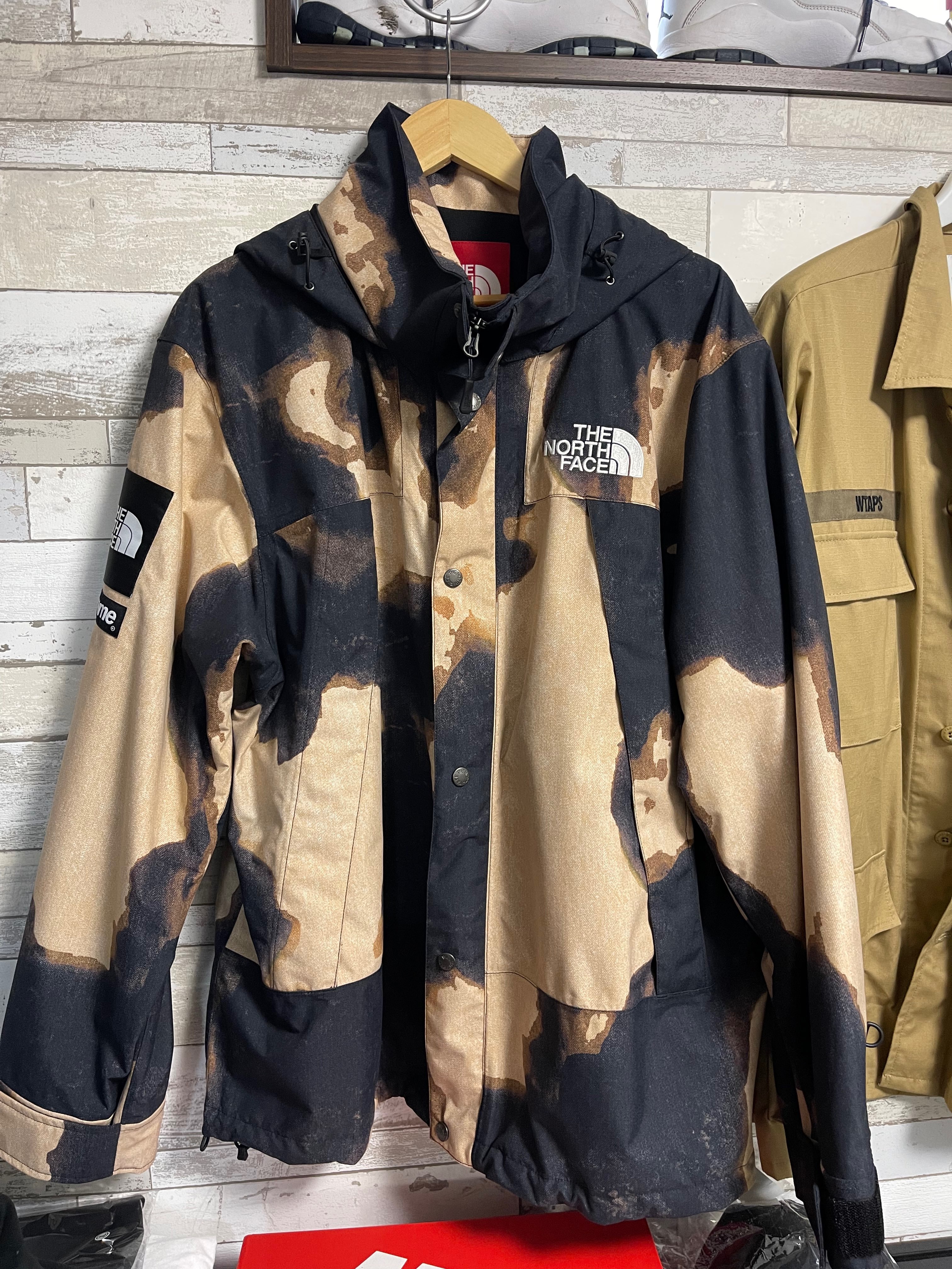 Supreme x The North Face Bleached Denim Print Mountain Jacket "Black"
