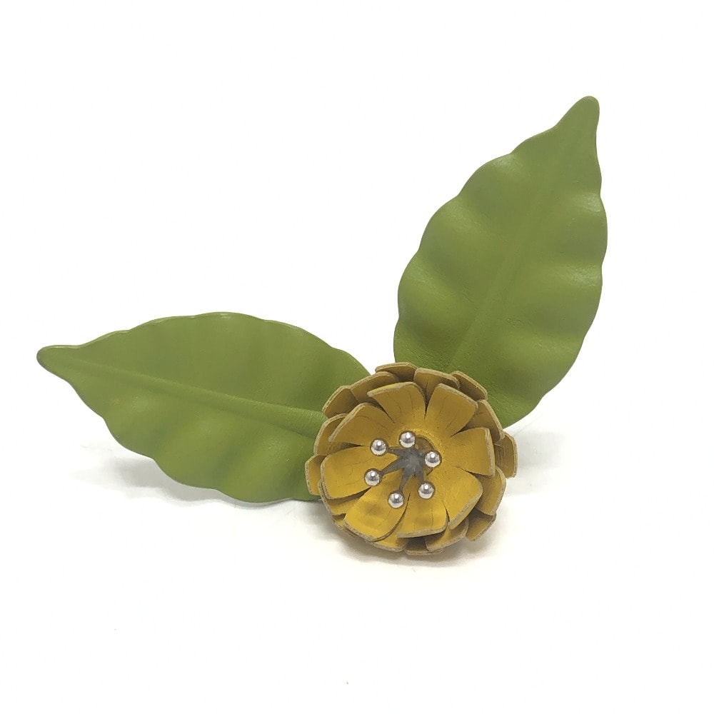 ロエベ LOEWE フラワー ピン ブローチ 2026春夏 アクセサリー ファッション小物 ブローチ レザー グリーン