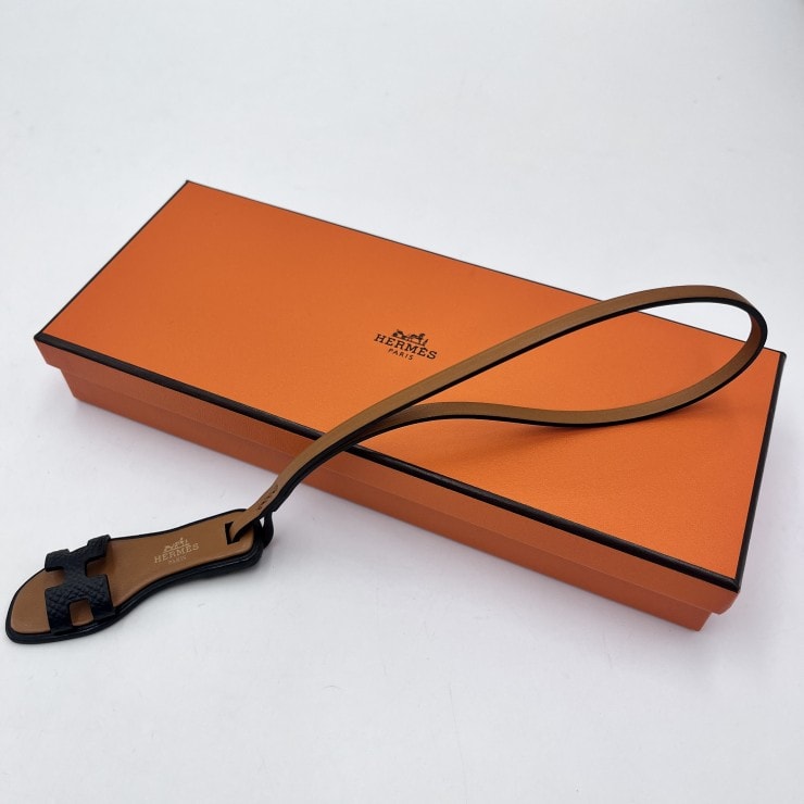 HERMÈS(エルメス)オラン・ナノ チャーム サンダルモチーフ バッグチャーム ブラック ブラウン レザー 箱付き【中古】