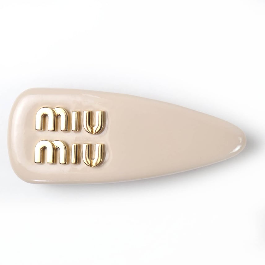 A (未使用に近い)】極美品 ミュウミュウ バレッタ パテントレザー ヘア A (未使用に近い)】極美品 ミュウミュウ バレッタ パテントレザー ヘア