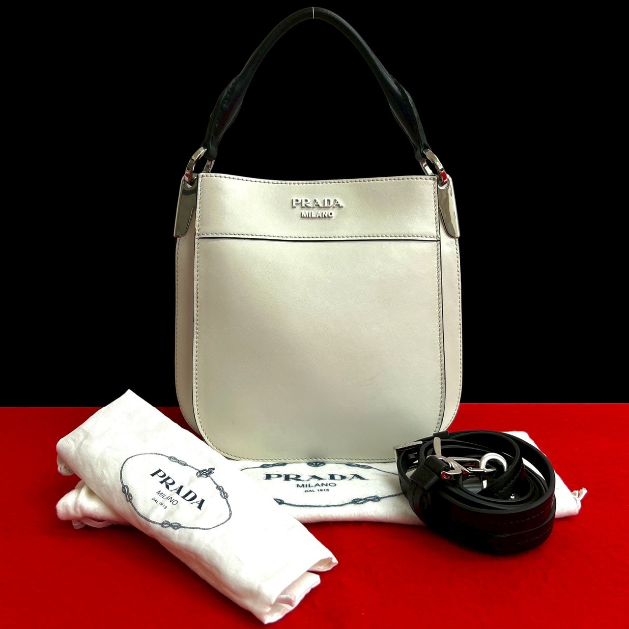 PRADA プラダ マギット ロゴ 金具 レザー ショルダーバッグ ホワイト
16510