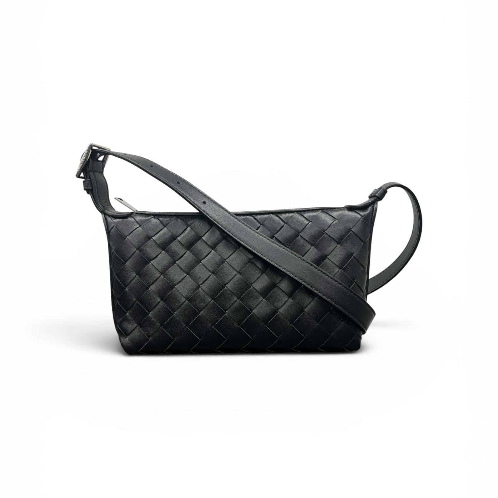 BOTTEGA VENETA 展示品級 美品 ボッテガヴェネタ 25AW TRAVELER PHONE POUCH トラベラー フォン ポーチ 844018 レザー ブラック ポシェット イントレチャート SAランク 中古 鑑定済