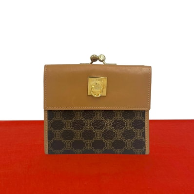 CELINE セリーヌ ロゴ リング 金具 マカダム 柄 PVC レザー 三つ折り財布 ブラウン
27364