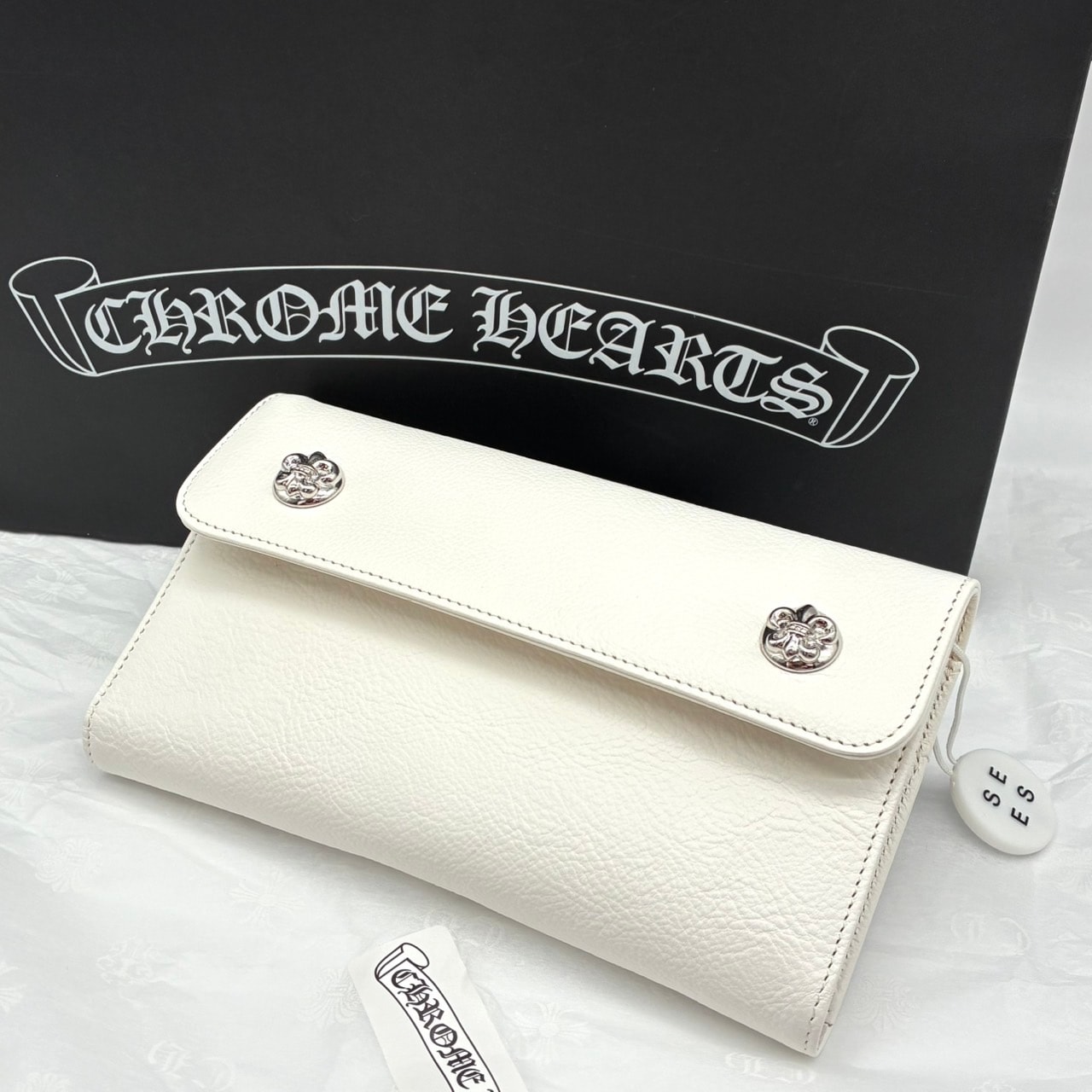 クロムハーツ BSフレア ボタン レザーウォレット "ホワイト"