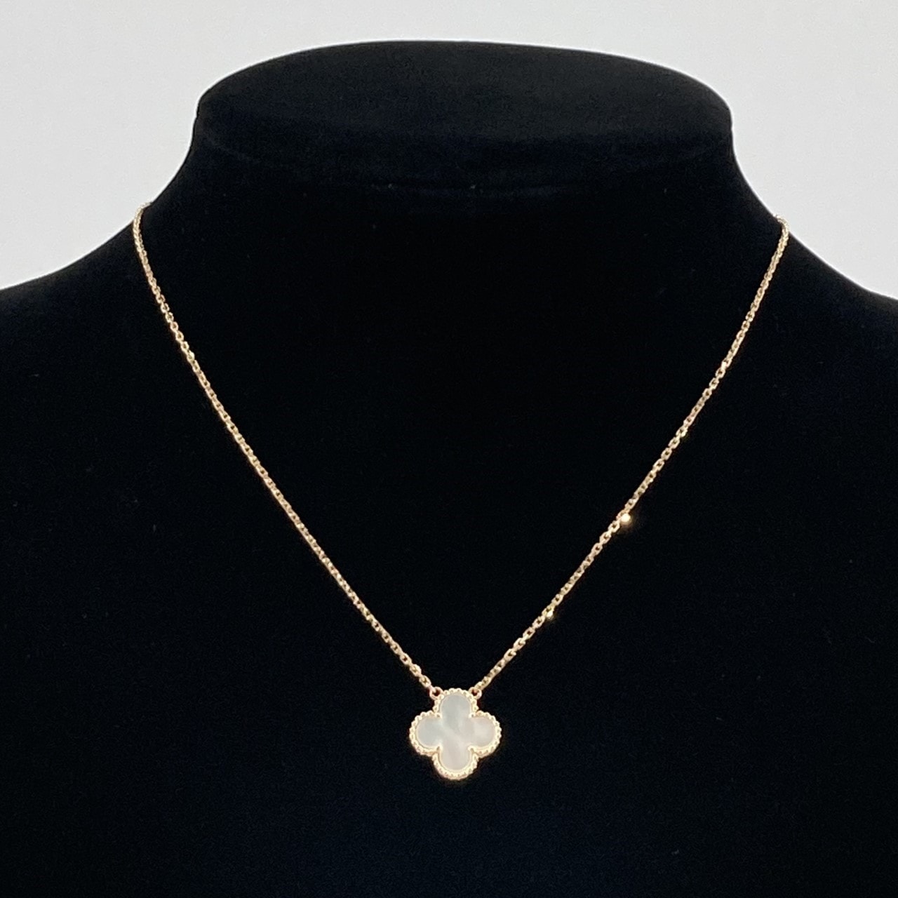 Van Cleef & Arpels(ヴァンクリーフ&アーペル) マザーオブパール AU750 ネックレス 5.1g ホワイト×ゴールド