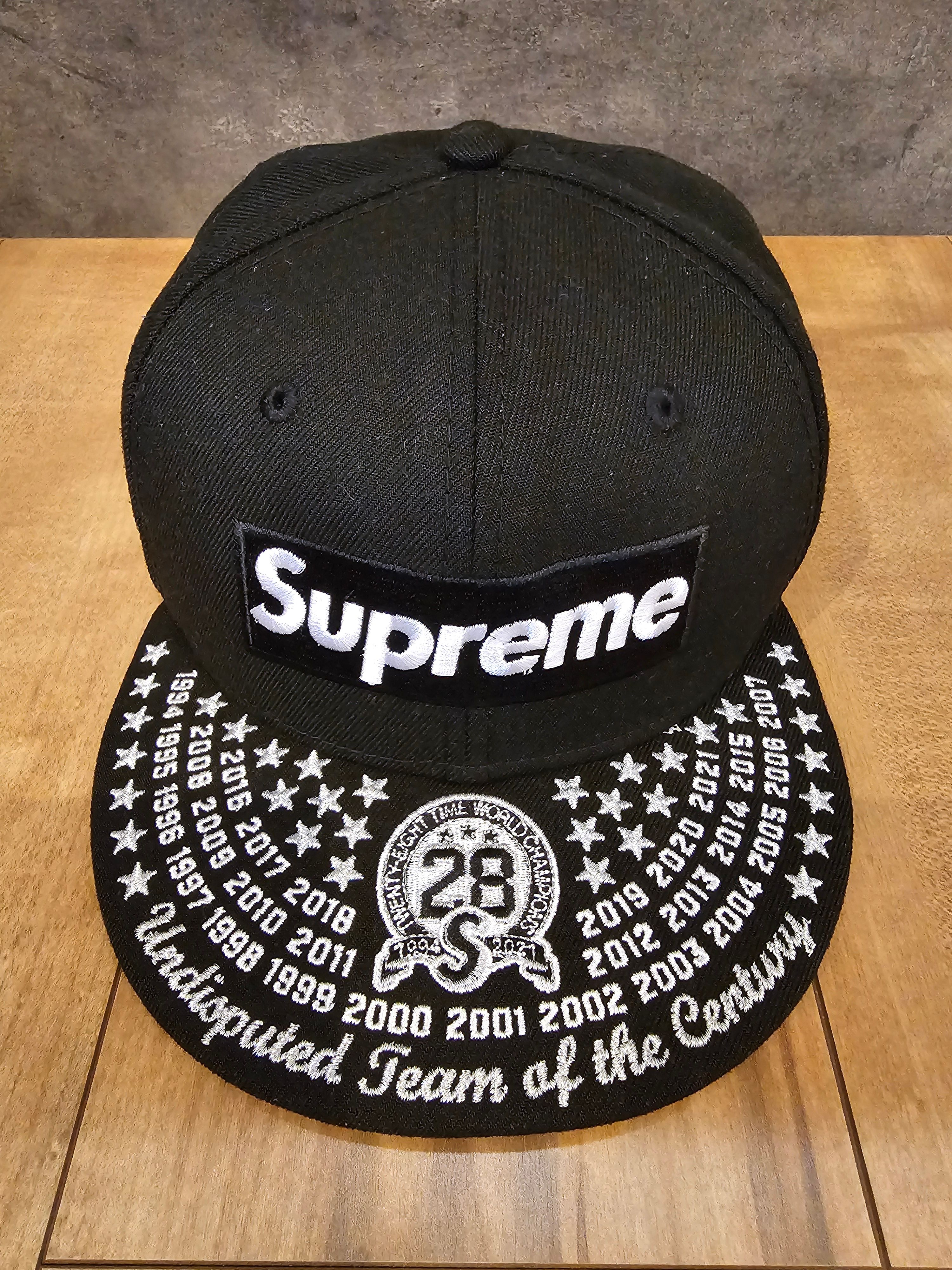 Supreme Undisputed Box Logo New Era "Black"