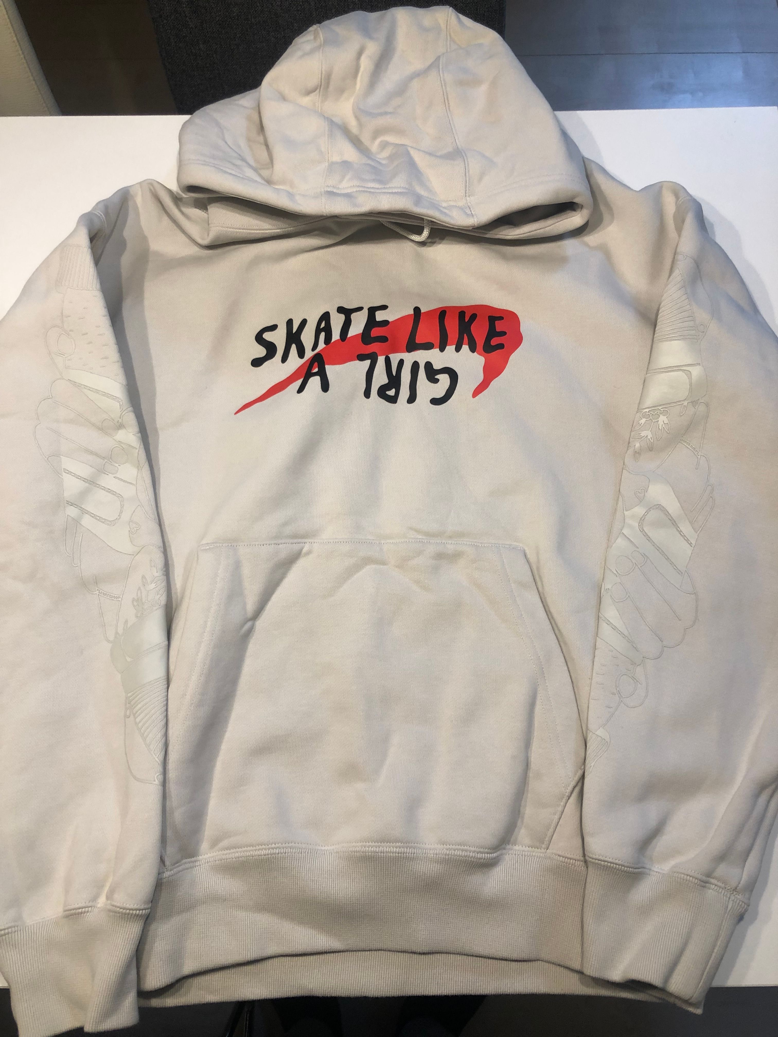 Nike SB Skate Like A Girl 1 Fleece L/S Top "Light Born"
