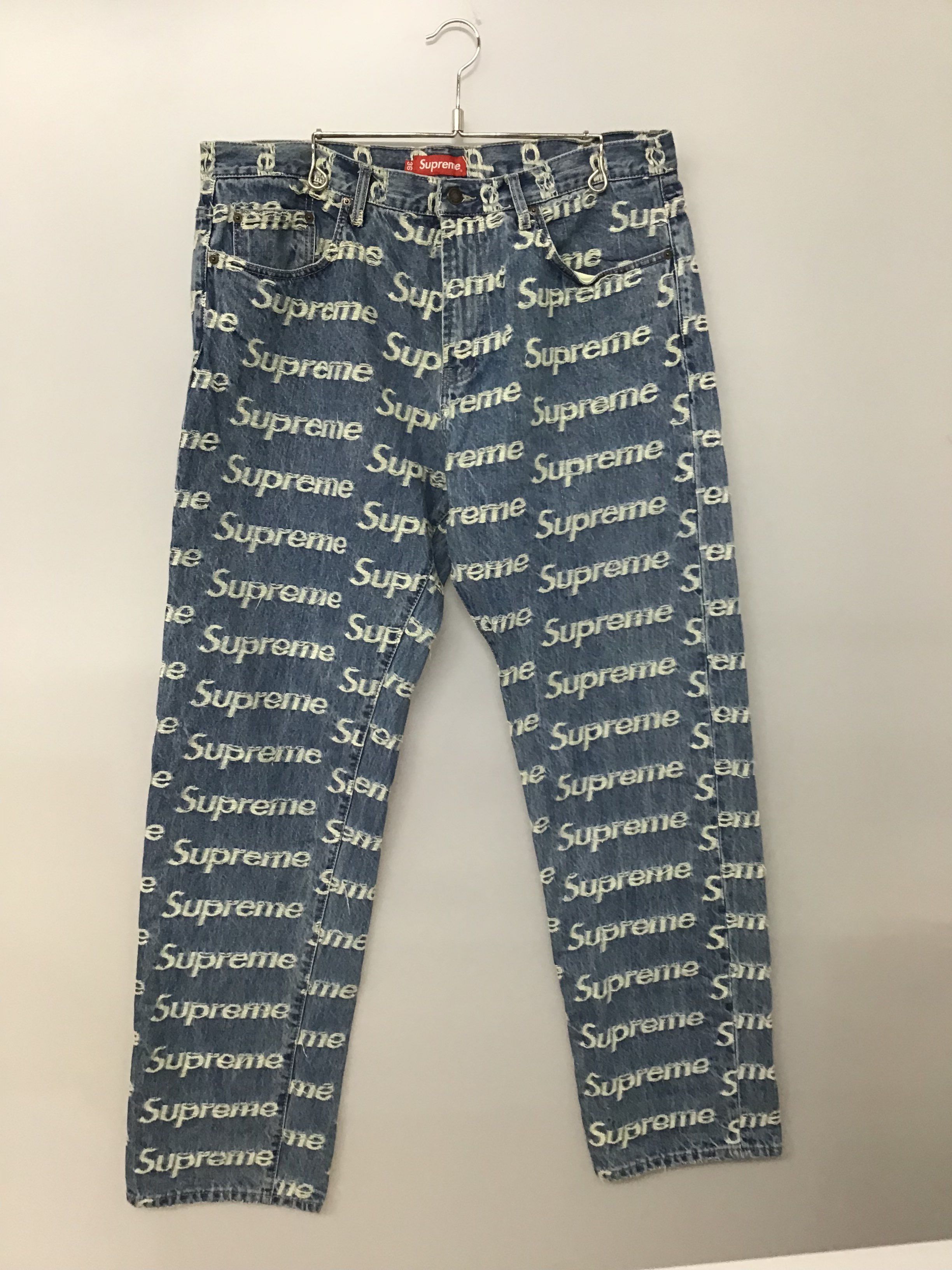 Supreme Frayed Logos Regular Jean "Blue"