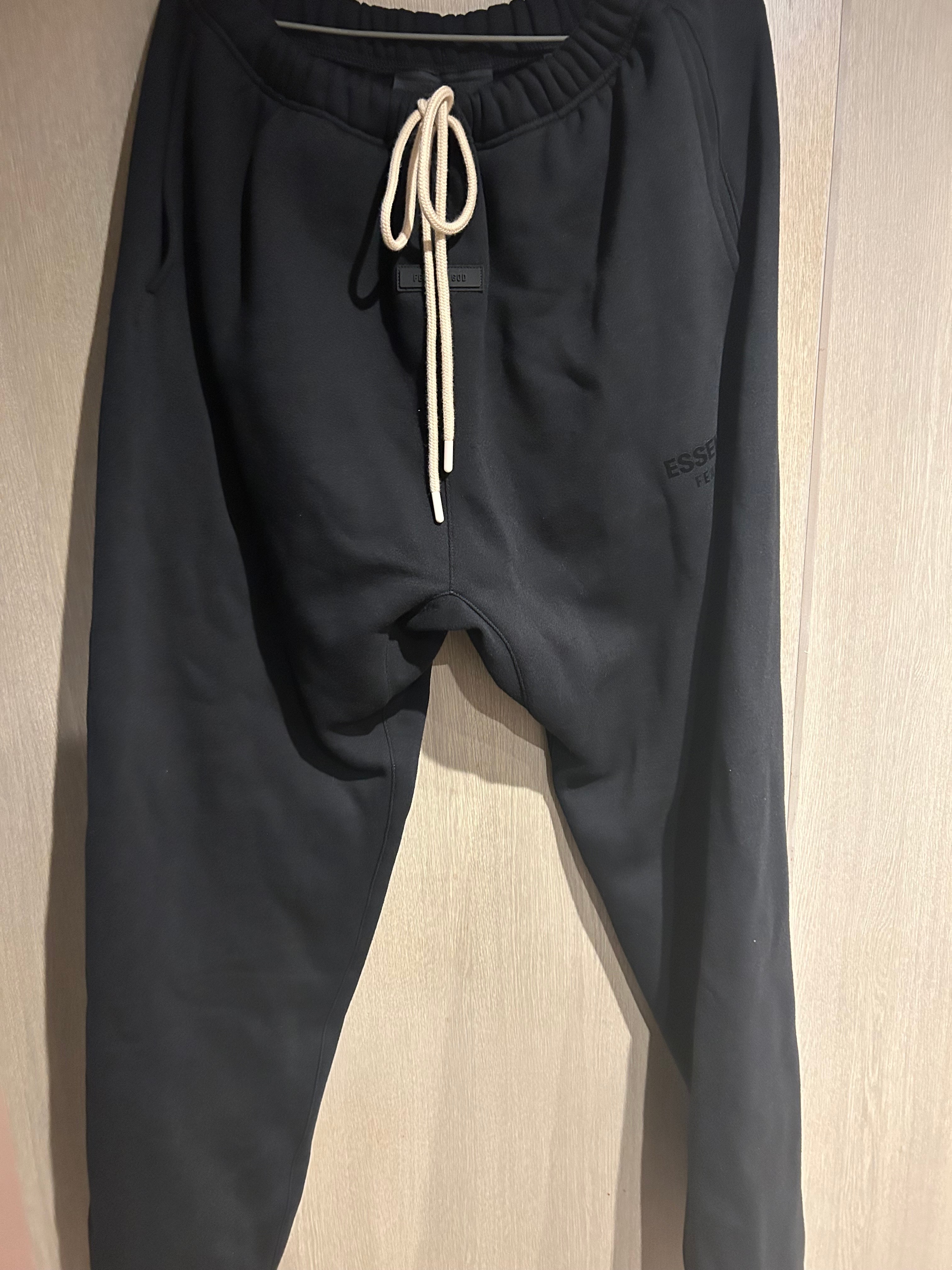 FEAR OF GOD ESSENTIALS Sweatpant "Jet Black"