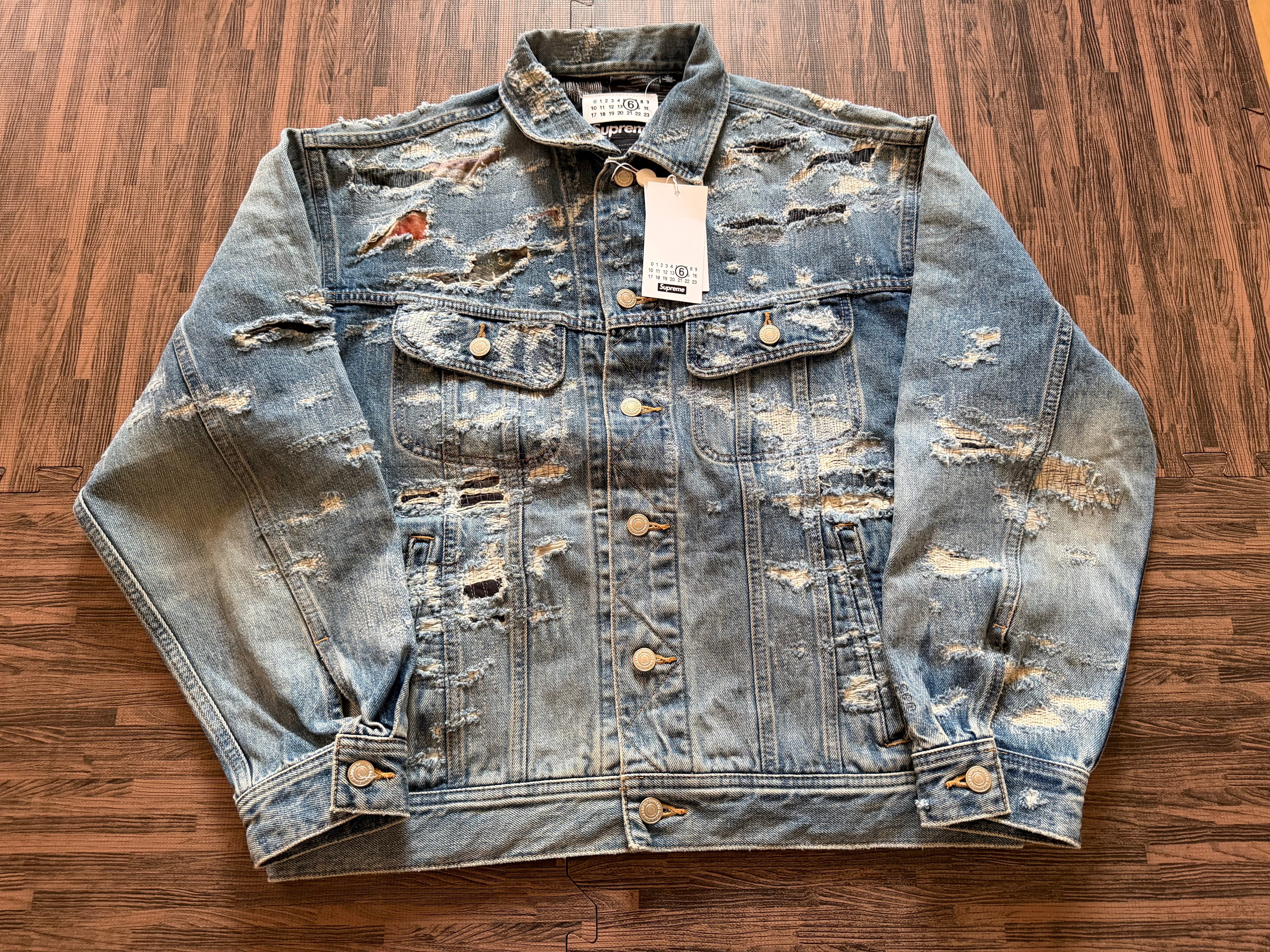 Supreme x MM6 Maison Margiela Distressed Selvedge Denim Trucker Jacket "Washed Indigo"