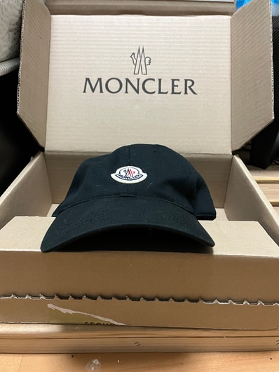モンクレール ベースボールキャップ