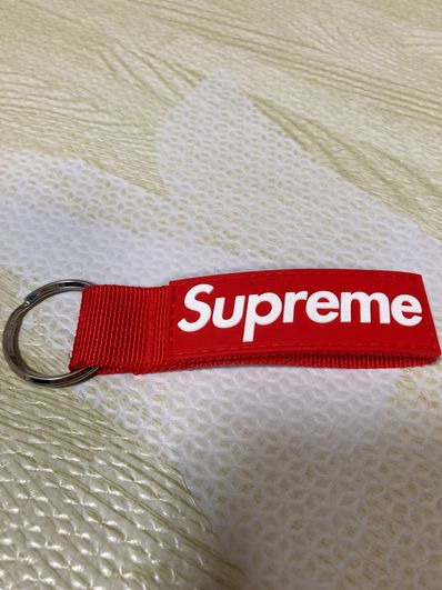 Supreme Webbing Keychain "Red" (20FW)