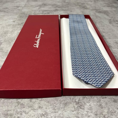 サルヴァトーレフェラガモ ネクタイ メンズ