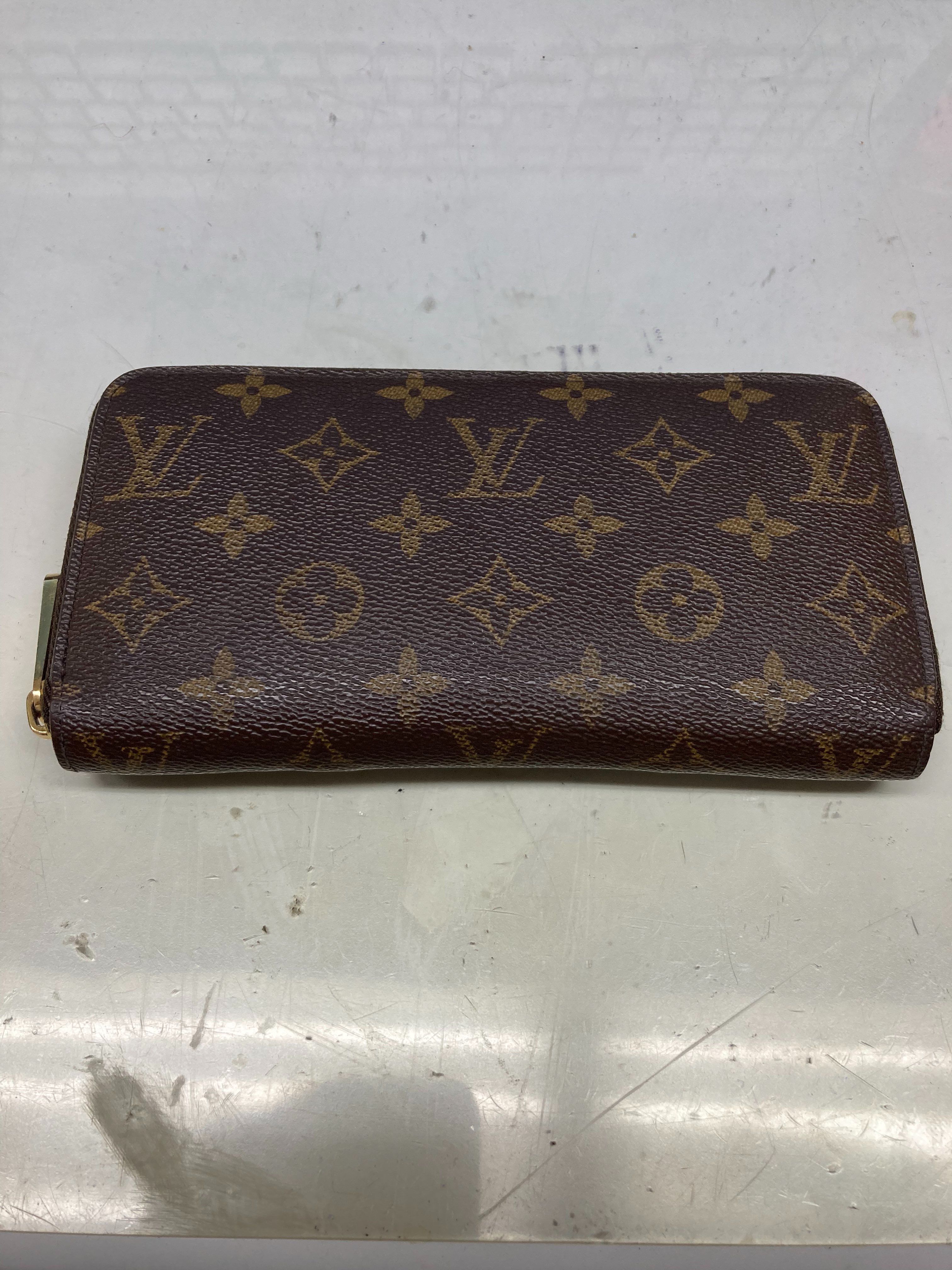 Louis Vuitton Zippy Wallet Monogram