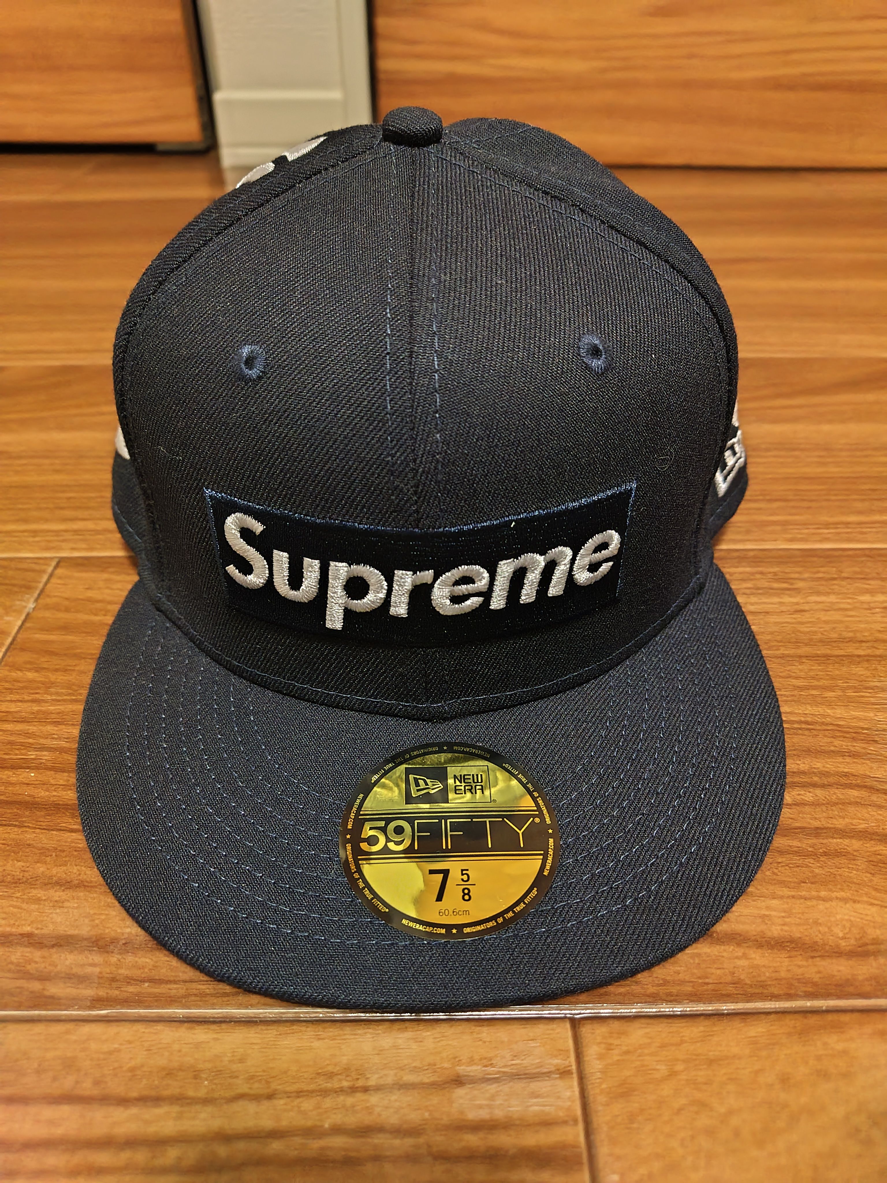 Supreme / New York Yankees Box Logo New Era "Navy"