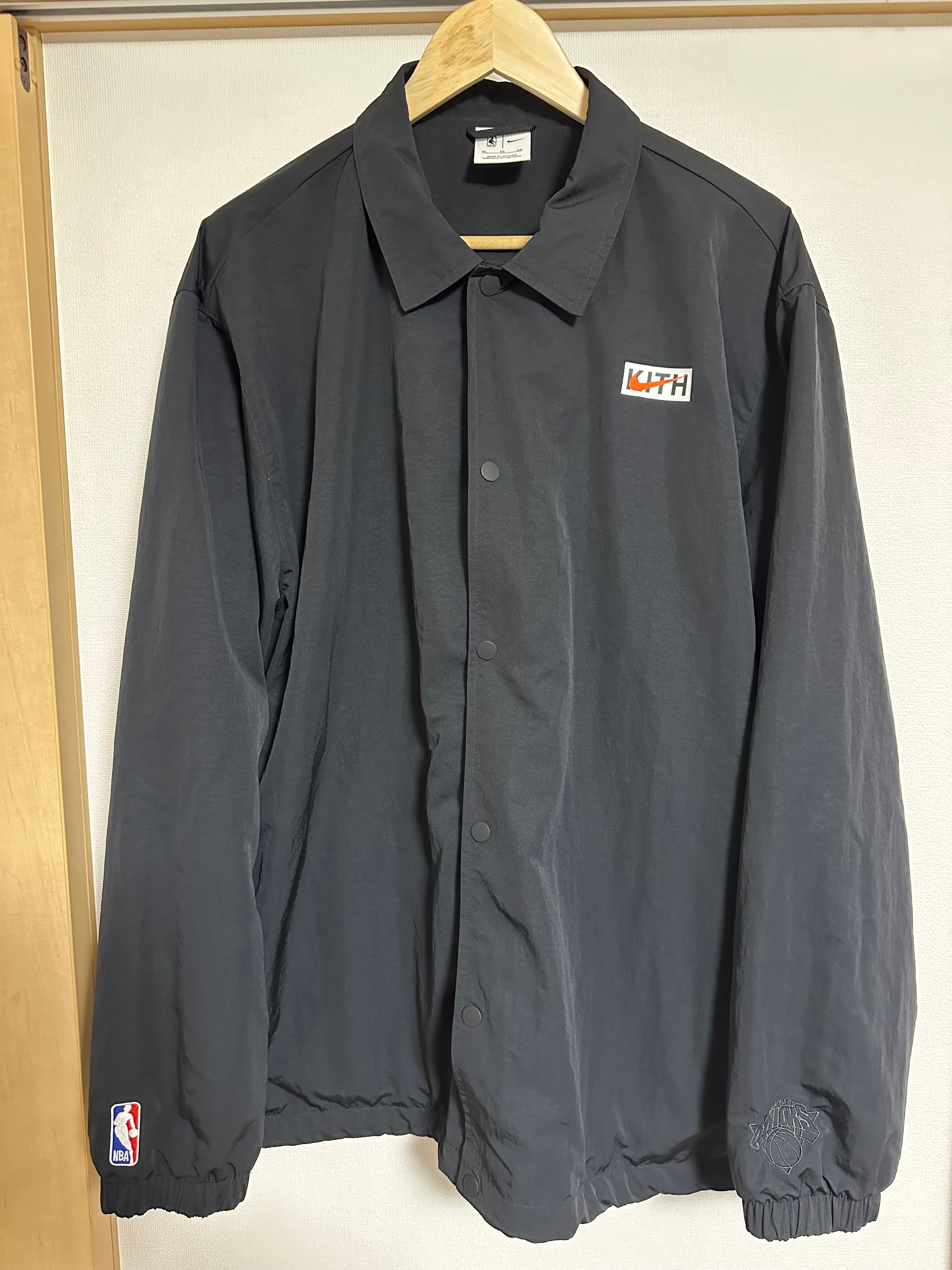 Kith x Nike x New York Knicks Coaches Jacket "Black"