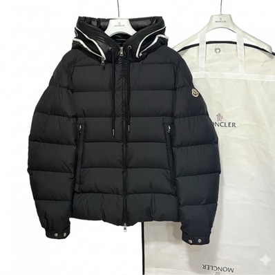 モンクレールCARDEREJ20911A0020754A81