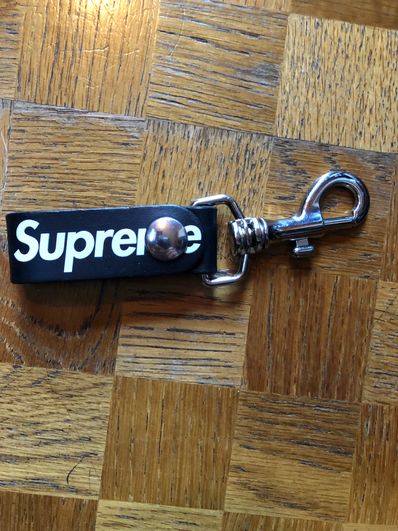 Supreme Leather Key Loop "Black"