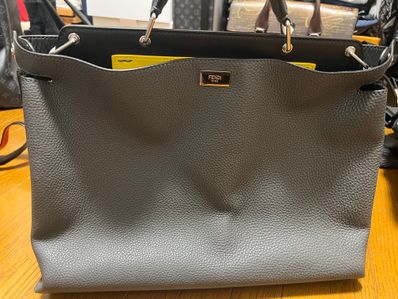 FENDI Peekaboo Essential "Navy"