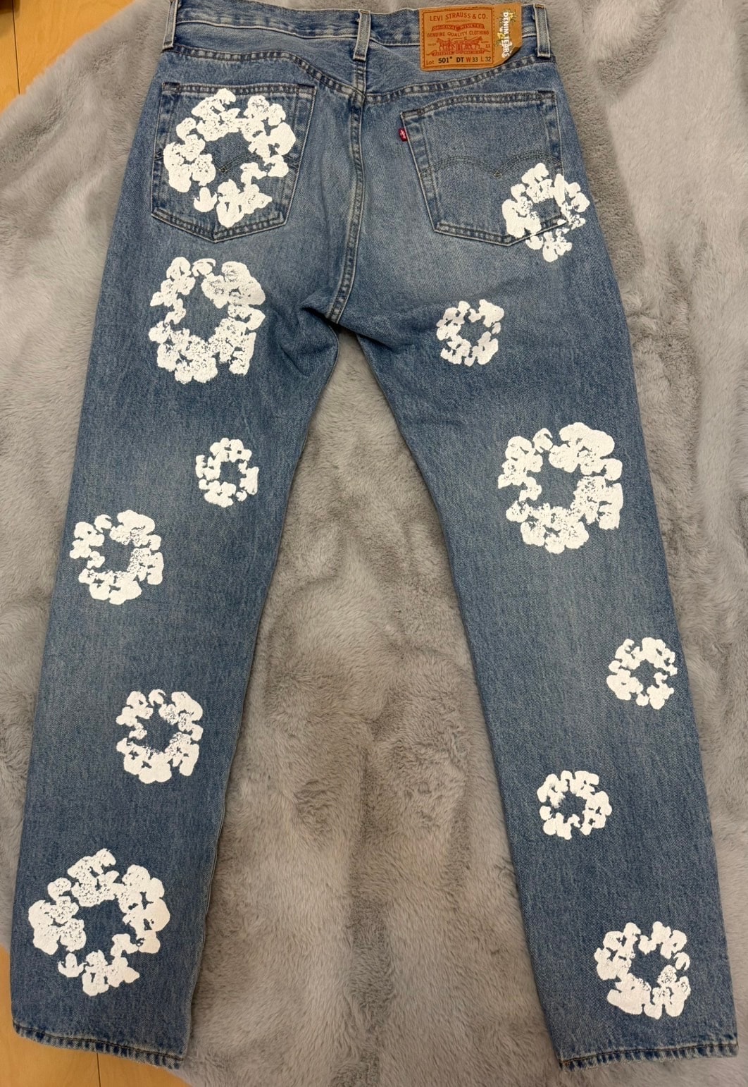 DENIM TEARS x LEVI'S Dirty Wash Wreath 501 "Light Wash"