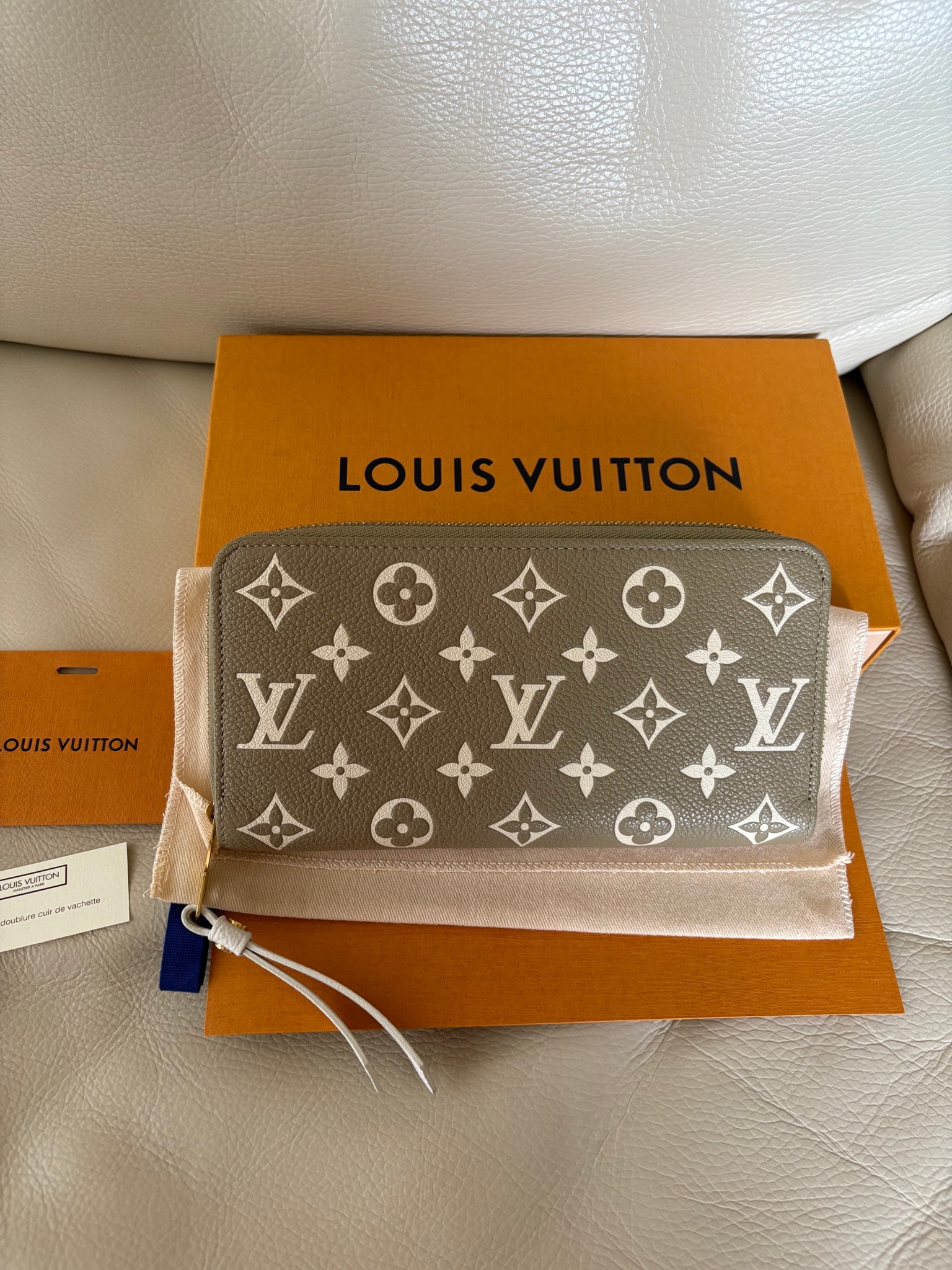 Louis Vuitton Zippy Wallet Monogram Empreinte "Khaki"