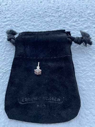 Chrome Hearts Pyramid Plus Stud "Silver"