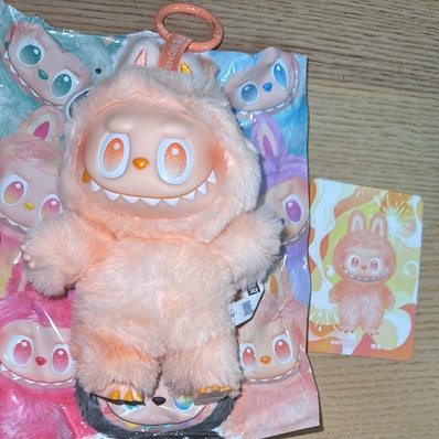 POP MART THE MONSTERS (LABUBU) Big into Energy Series Plush Pendant HAPPINESS