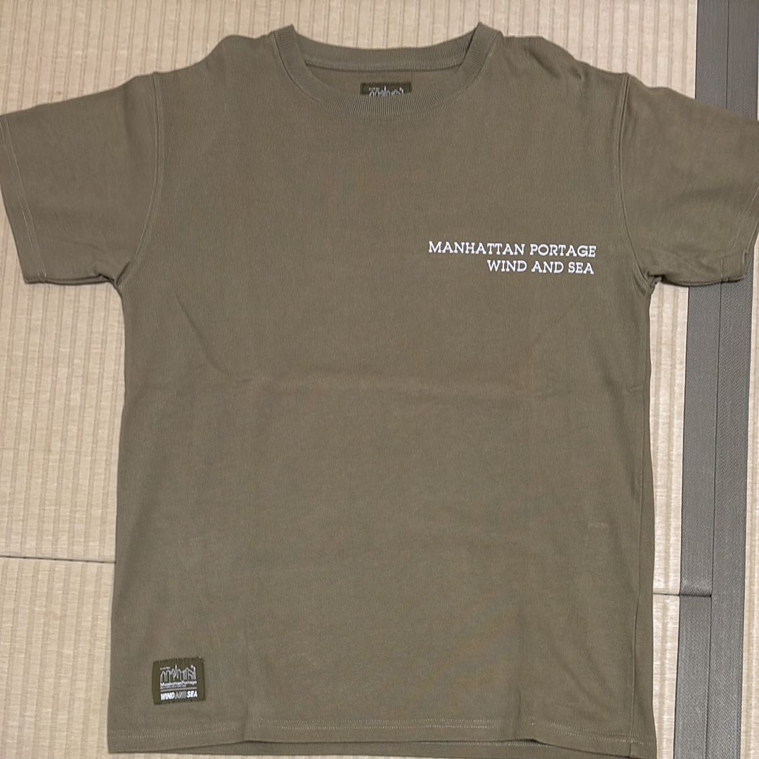 ウィンダンシー x マンハッタンポーテージ S/S Tシャツ "オリーブ"