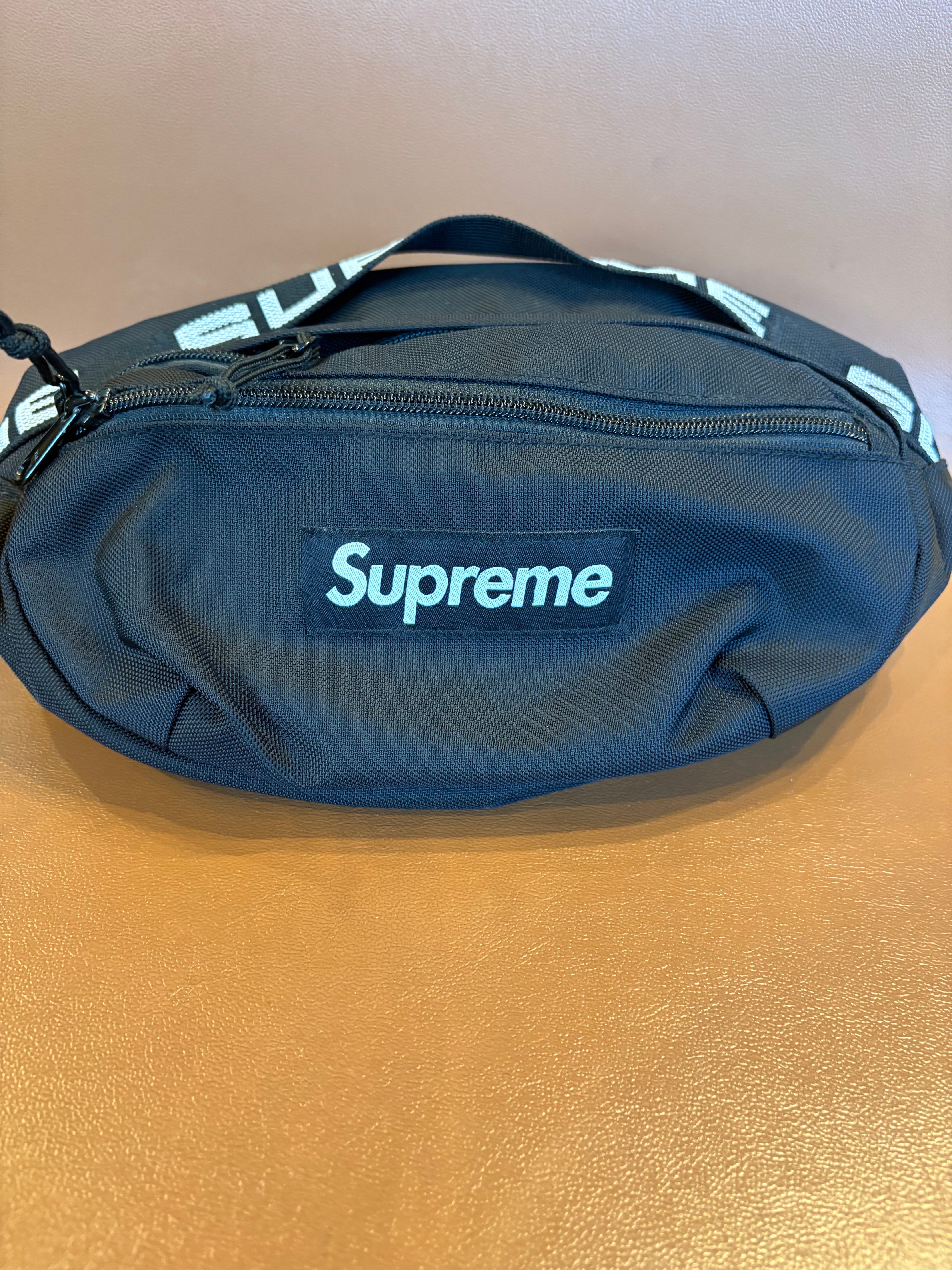 Supreme 18SS Waist Bag "Black"