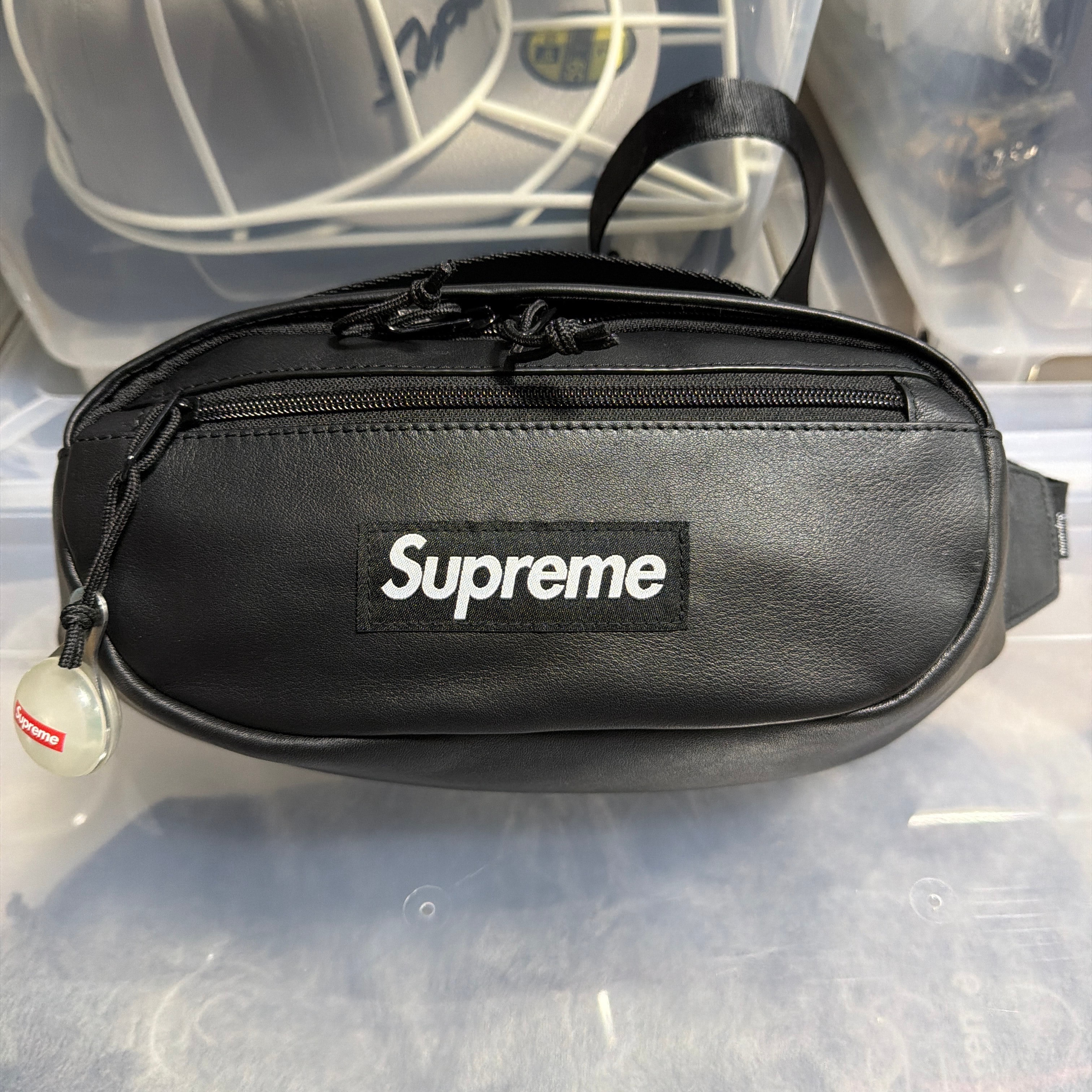 Supreme 23FW ボディバッグ ウエストバッグ　ブラック　レザー　シュプ Supreme - Leather Waist Bag | 人気の高かった2018SSのバッグ類を
