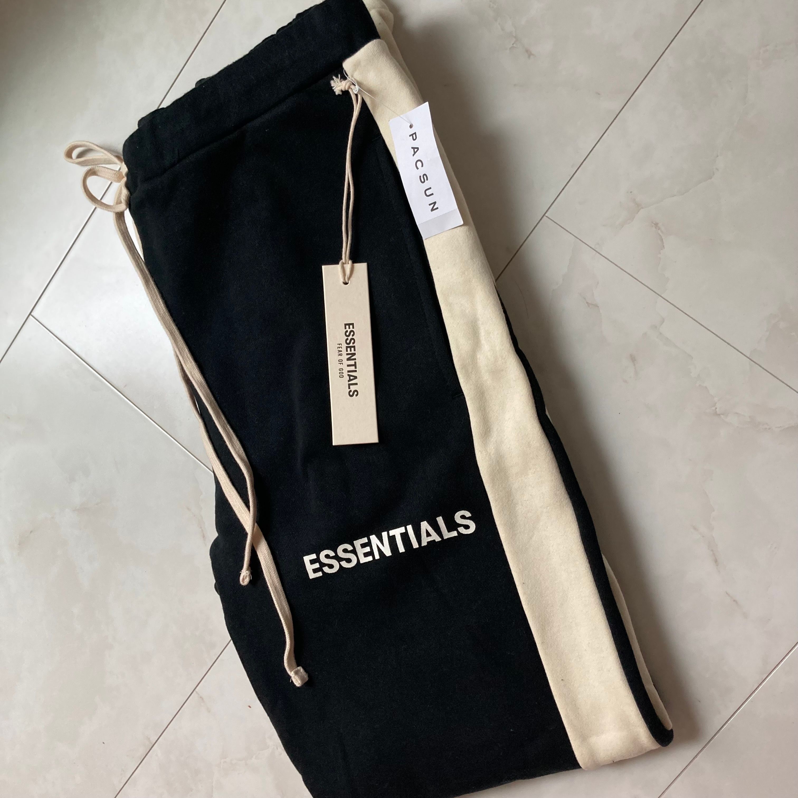 FEAR OF GOD Essentials Side Stripe Sweatpants "Black"