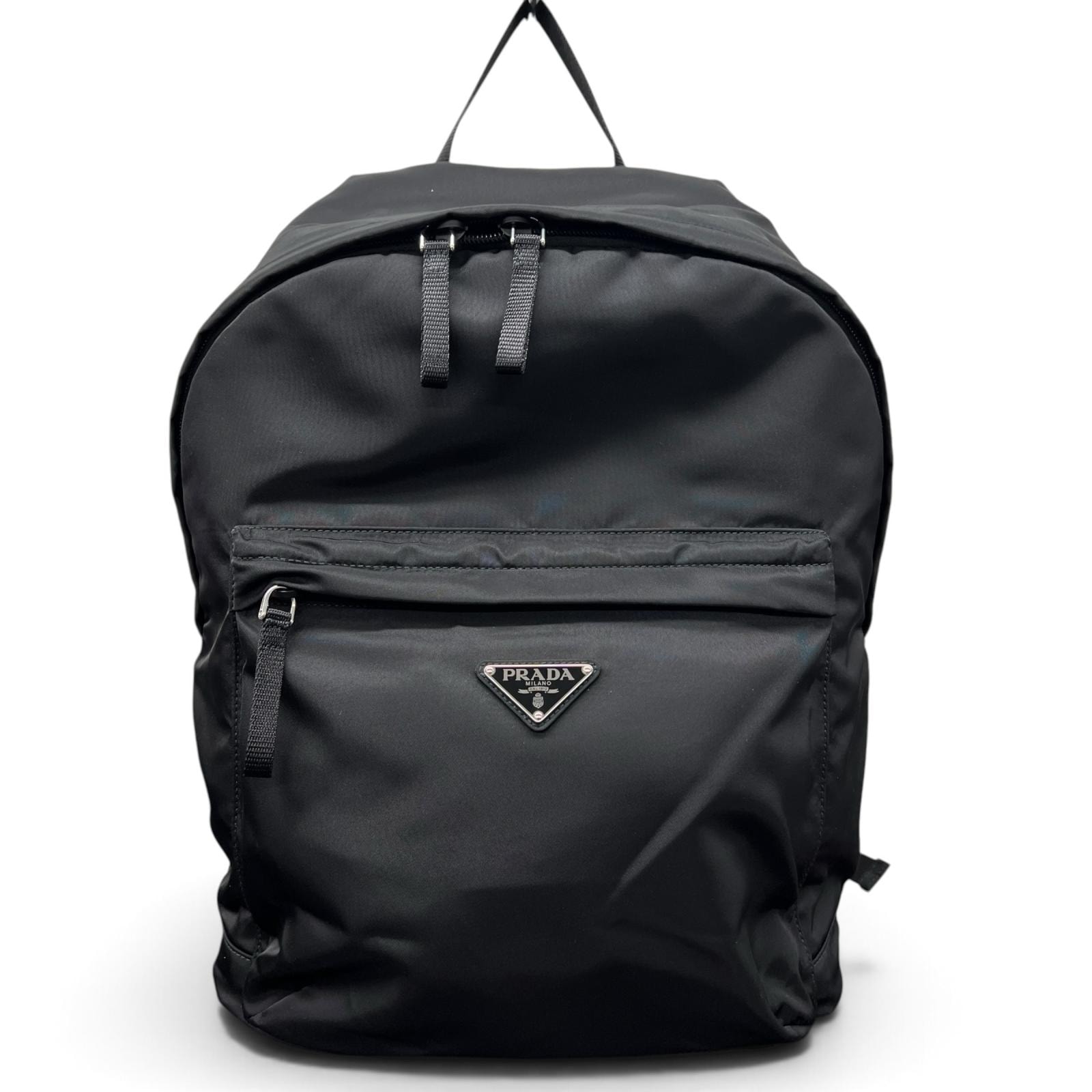 PRADA 現行品 展示品級美品 プラダ Re-Nylon x サフィアーノレザー バックパック リュック 2VZ034 ICチップ確認済 ブラック リナイロン トライアングルロゴ 三角プレート ロゴプレート SAランク 鑑定済 中古 プラダリュック