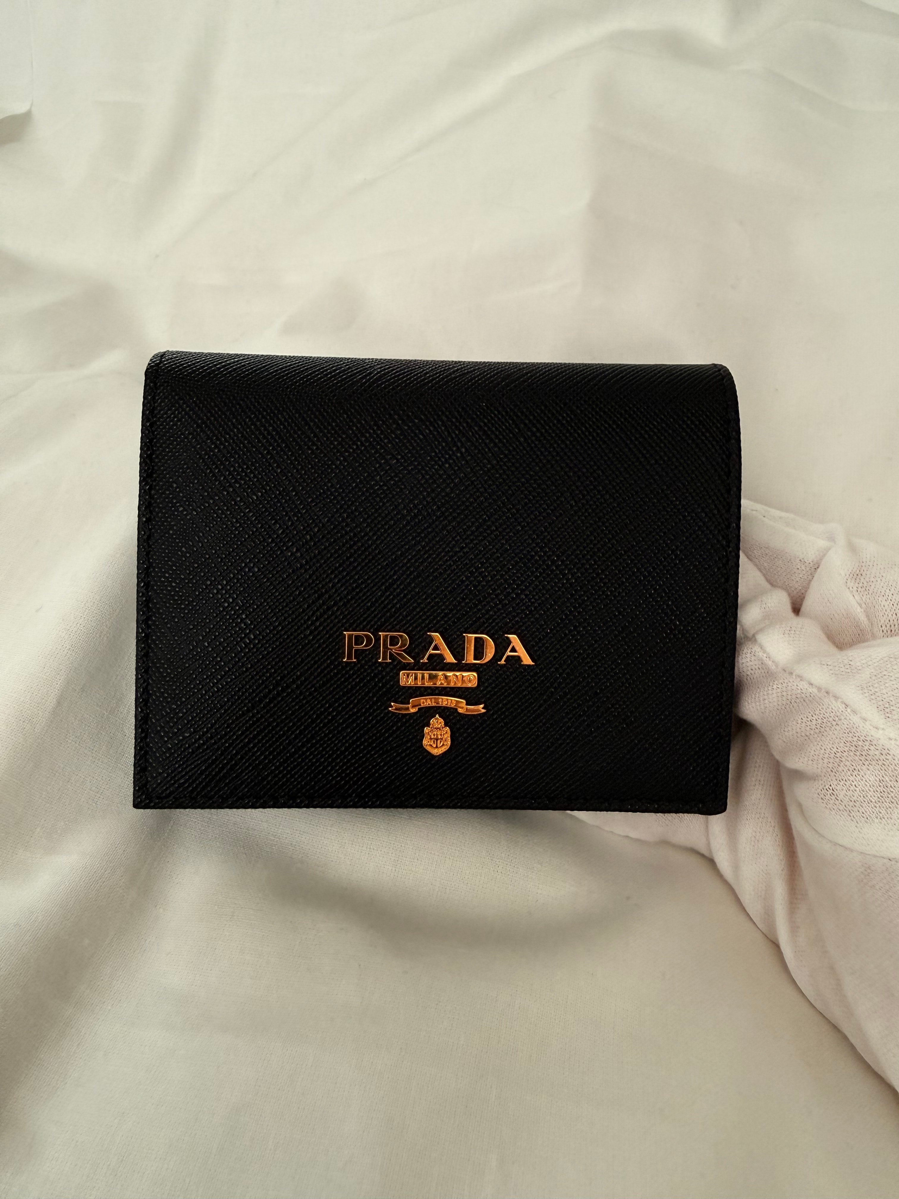 【新品】PRADA プラダ 折り財布 1MV204_QWA_F0002 ブラック