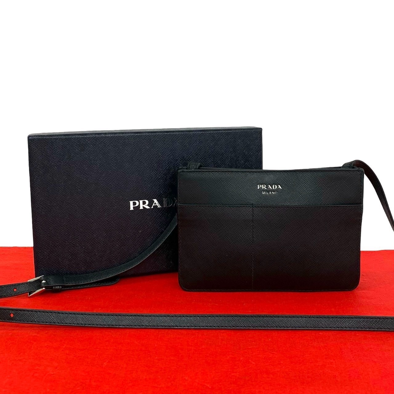 PRADA プラダ ロゴ サフィアーノ レザー ショルダーバッグ ブラック
 17914