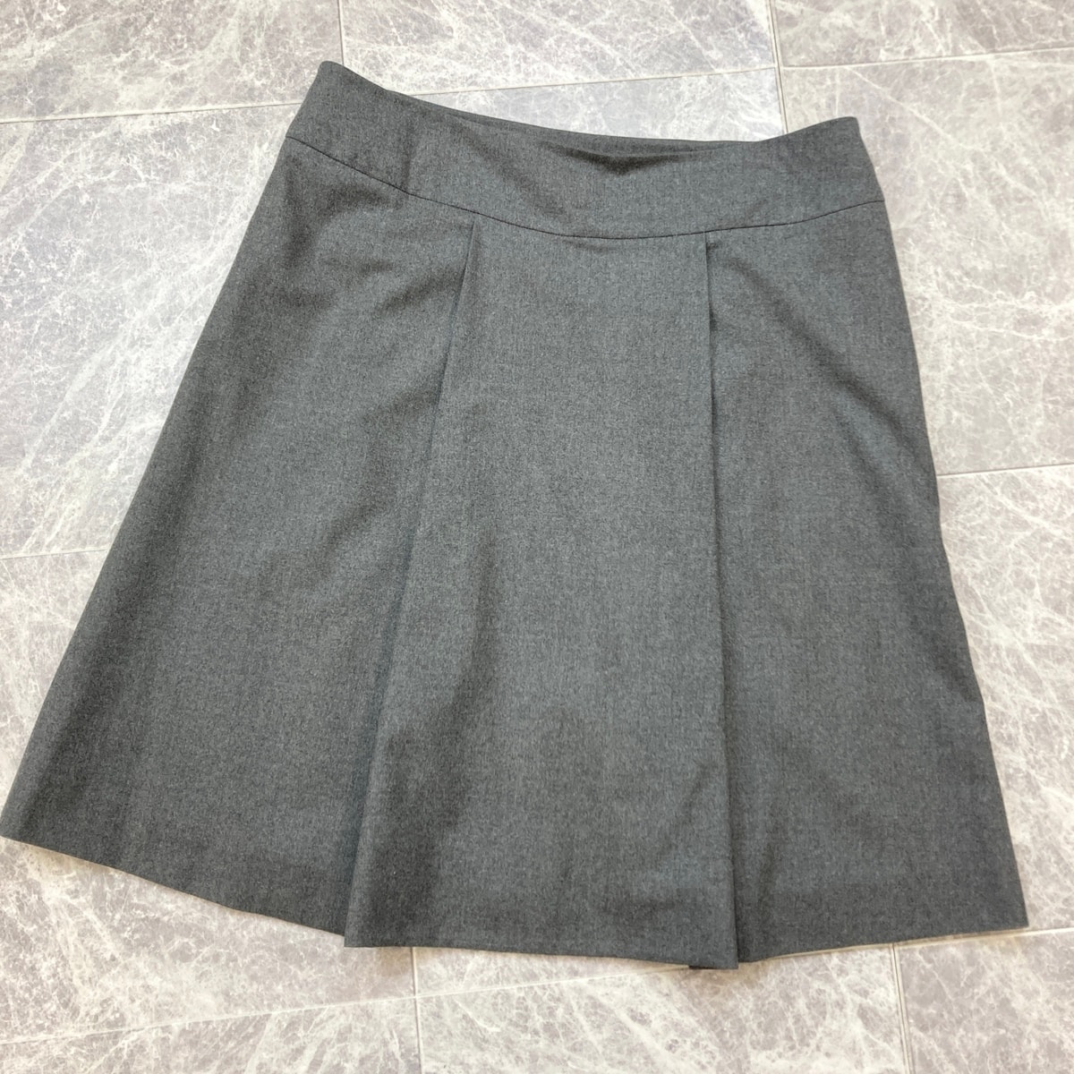 【値下げ】CELINE セリーヌ ウール プリーツ スカート 40 ウール ポリウレタン グレー レディース【中古】