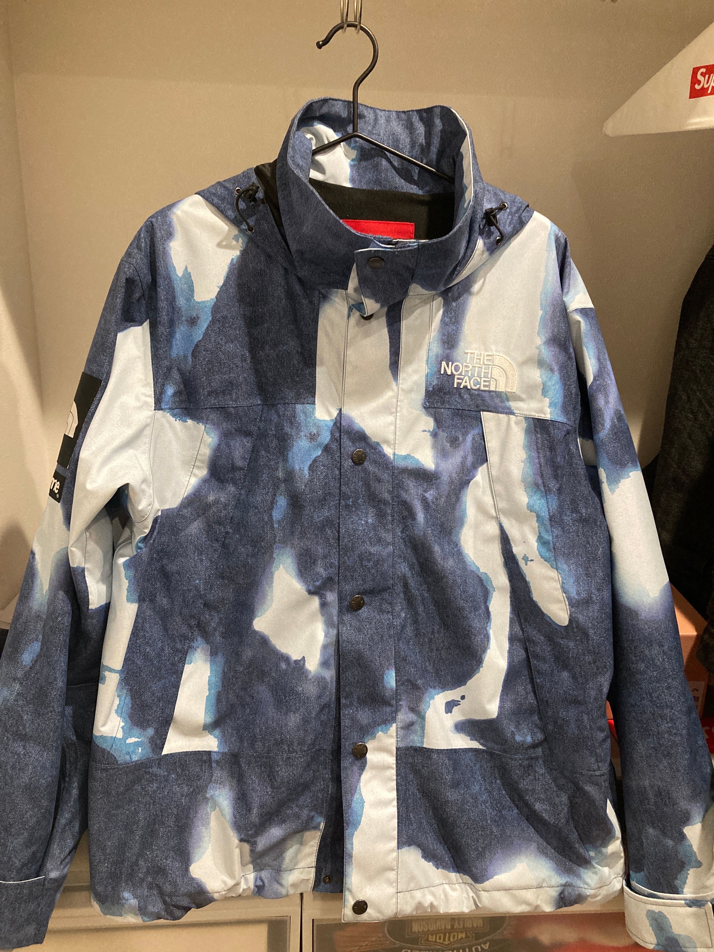 Supreme x The North Face Bleached Denim Print Mountain Jacket "Indigo"