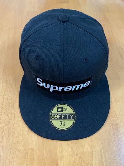 Supreme Money Box Logo New Era "Black"