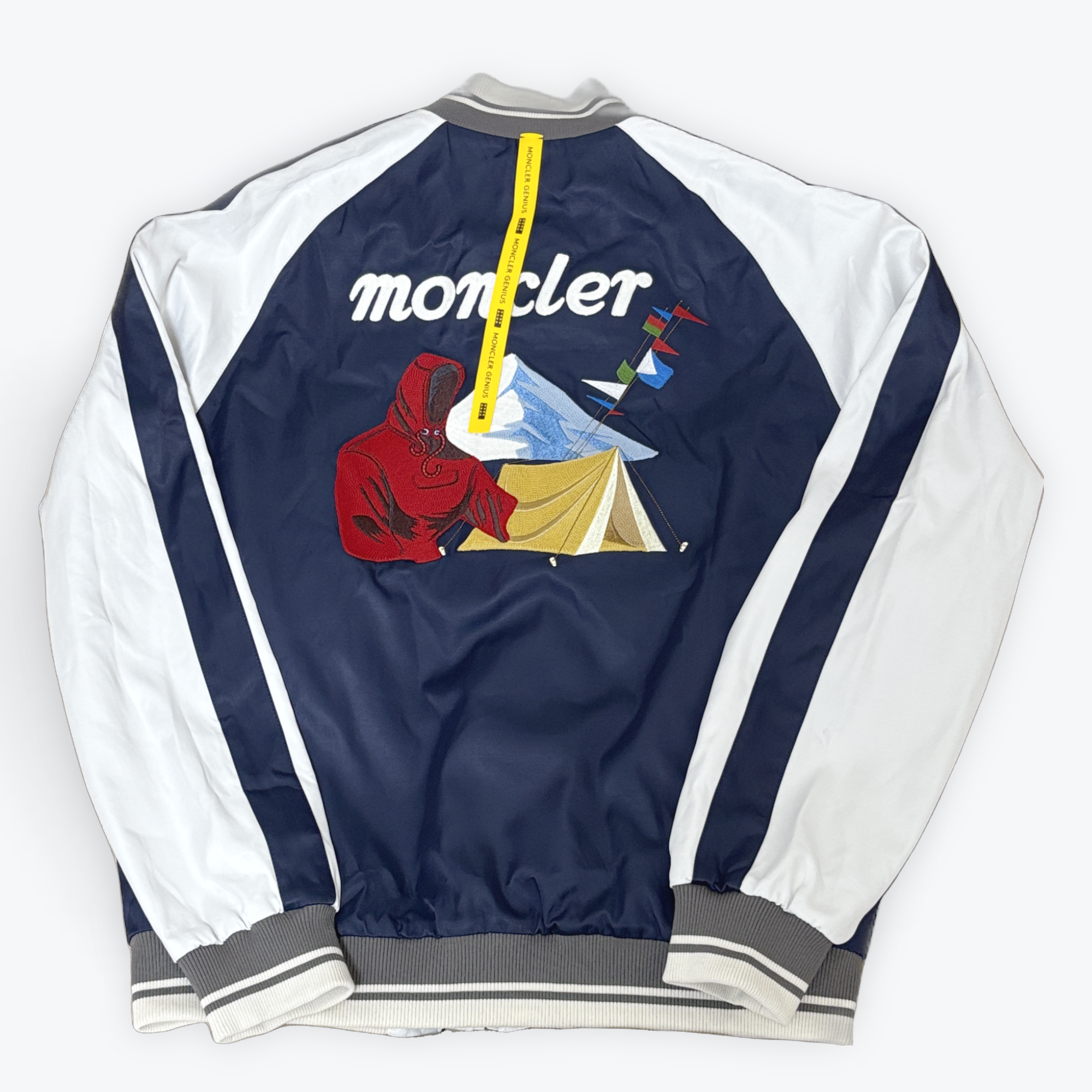 モンクレール x メルセデスベンツ バイニゴ サテト ボンバージャケット "オレンジ"